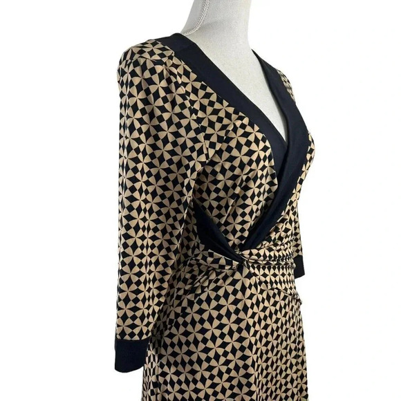 BCBG Maxazria Dress Tan and Black Geometric Mod Draped Neckline Size XS - Picture 5 of 10